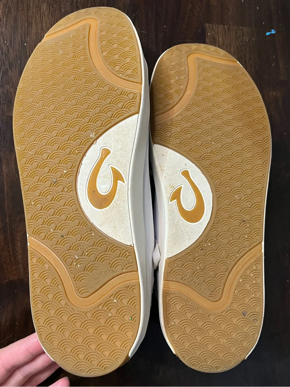 Olukai Lae'Ahi Li'Ili White Leather Sneakers, Sz 10.5